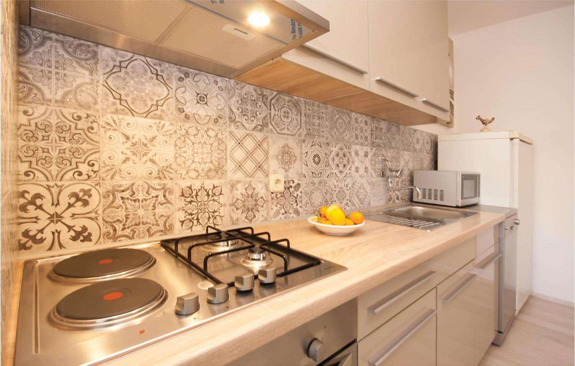 Cozy Apartment In Brodarica With Wifi Εξωτερικό φωτογραφία