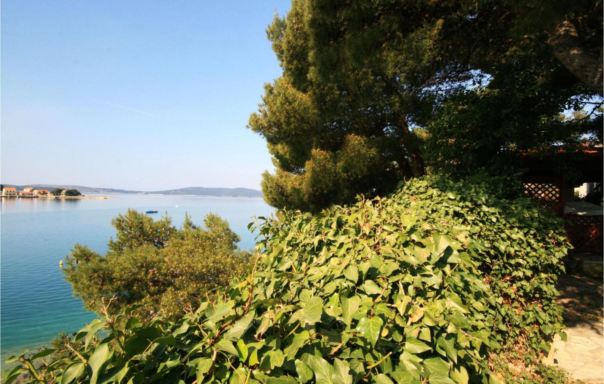 Cozy Apartment In Brodarica With Wifi Εξωτερικό φωτογραφία