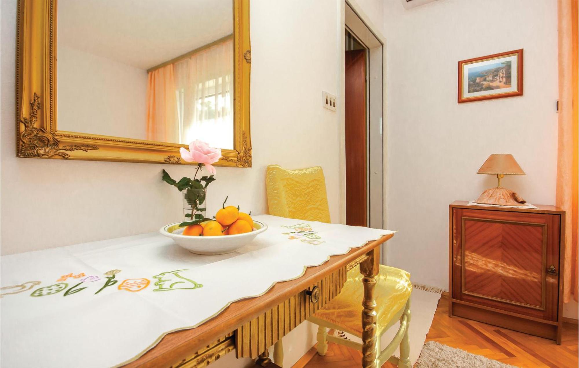 Cozy Apartment In Brodarica With Wifi Εξωτερικό φωτογραφία