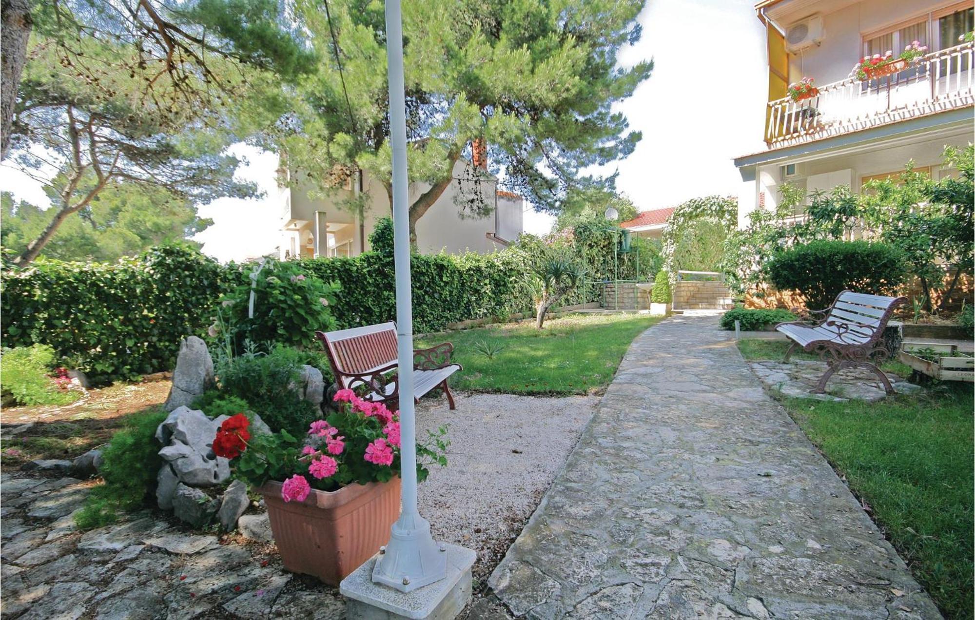 Cozy Apartment In Brodarica With Wifi Εξωτερικό φωτογραφία