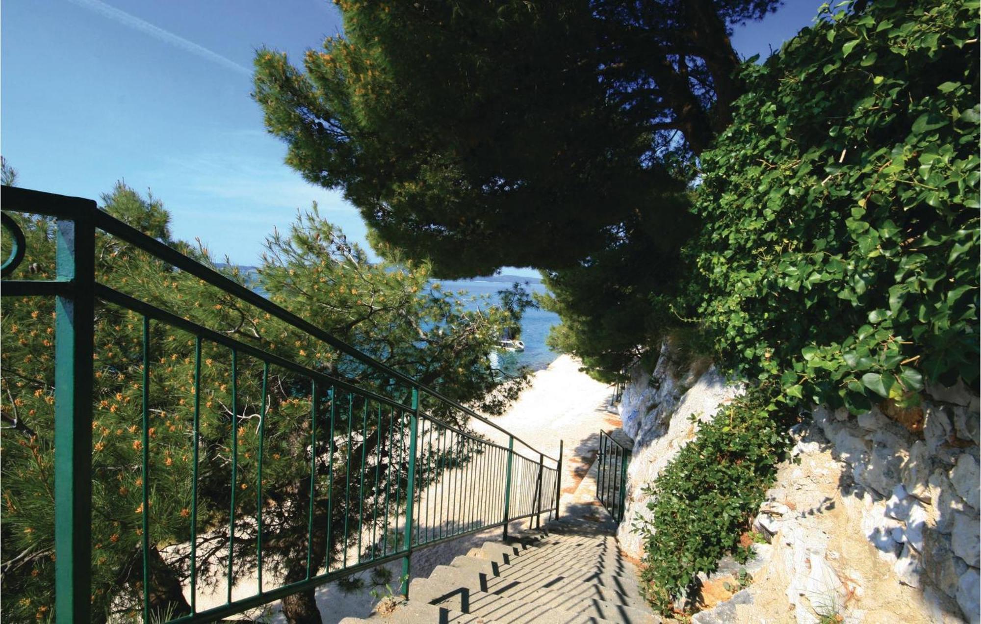 Cozy Apartment In Brodarica With Wifi Εξωτερικό φωτογραφία