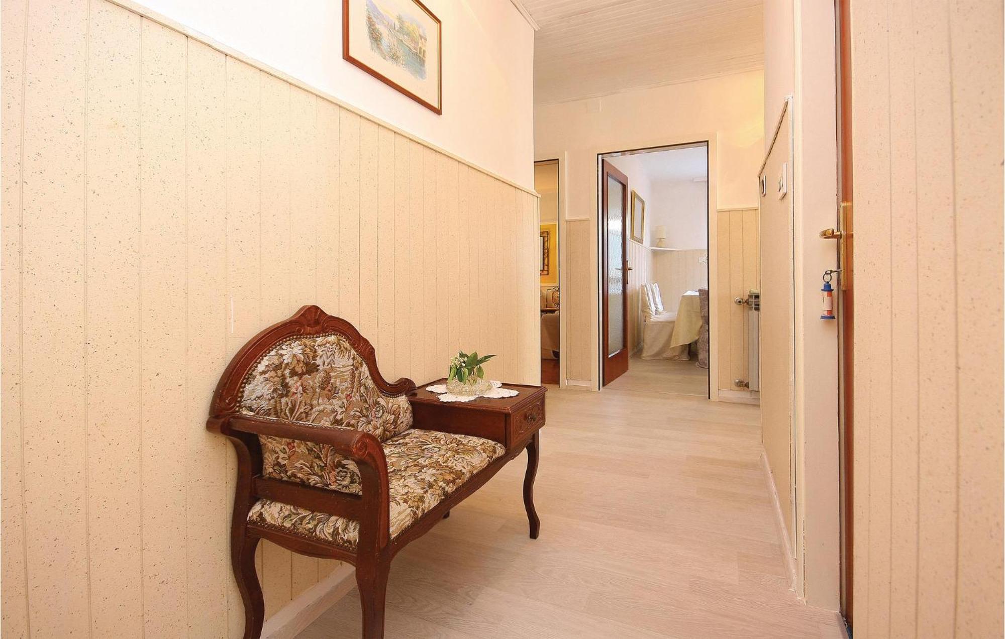 Cozy Apartment In Brodarica With Wifi Εξωτερικό φωτογραφία