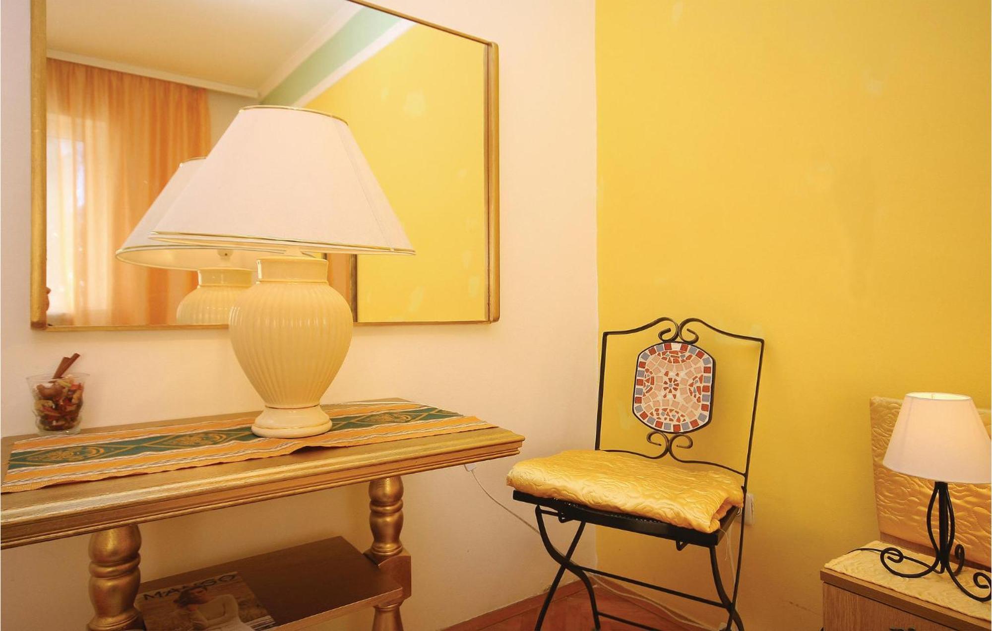 Cozy Apartment In Brodarica With Wifi Εξωτερικό φωτογραφία