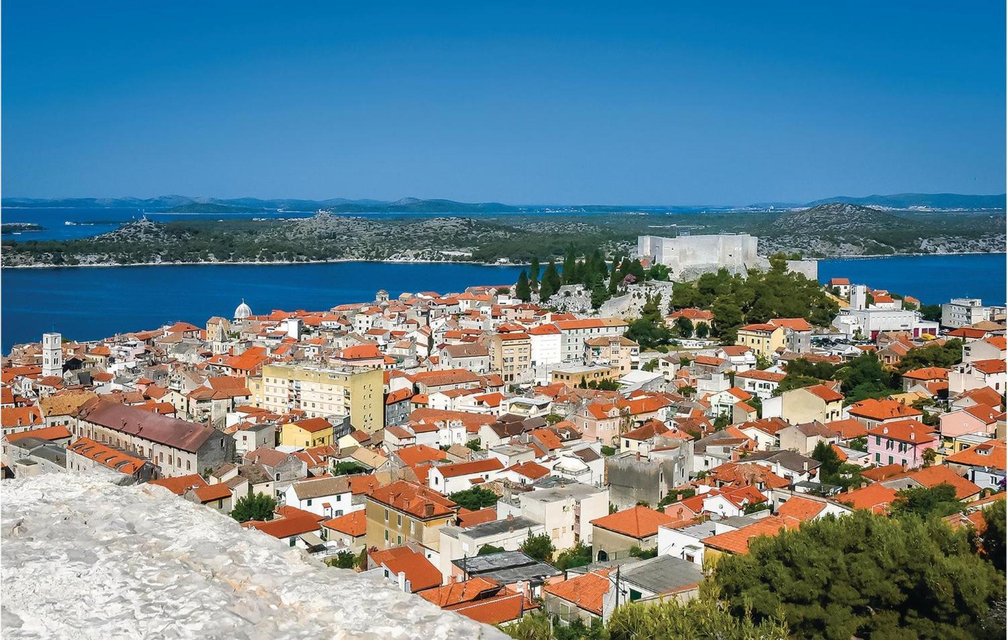 Cozy Apartment In Brodarica With Wifi Εξωτερικό φωτογραφία